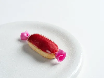 Fehércsokis-málnás ekler fánk