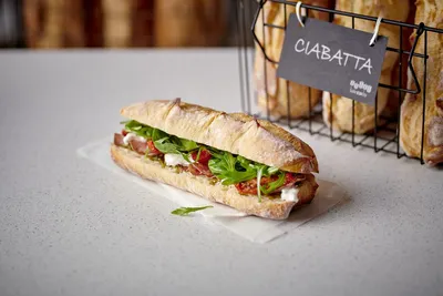 Fetasajtos-bazsalikomos ciabatta